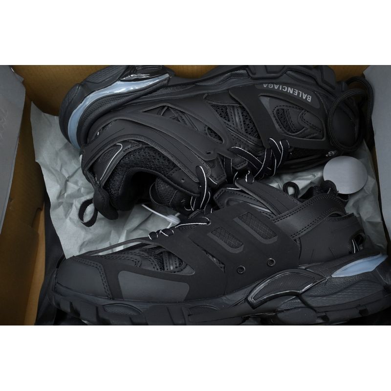 Balenciaga —— 120
