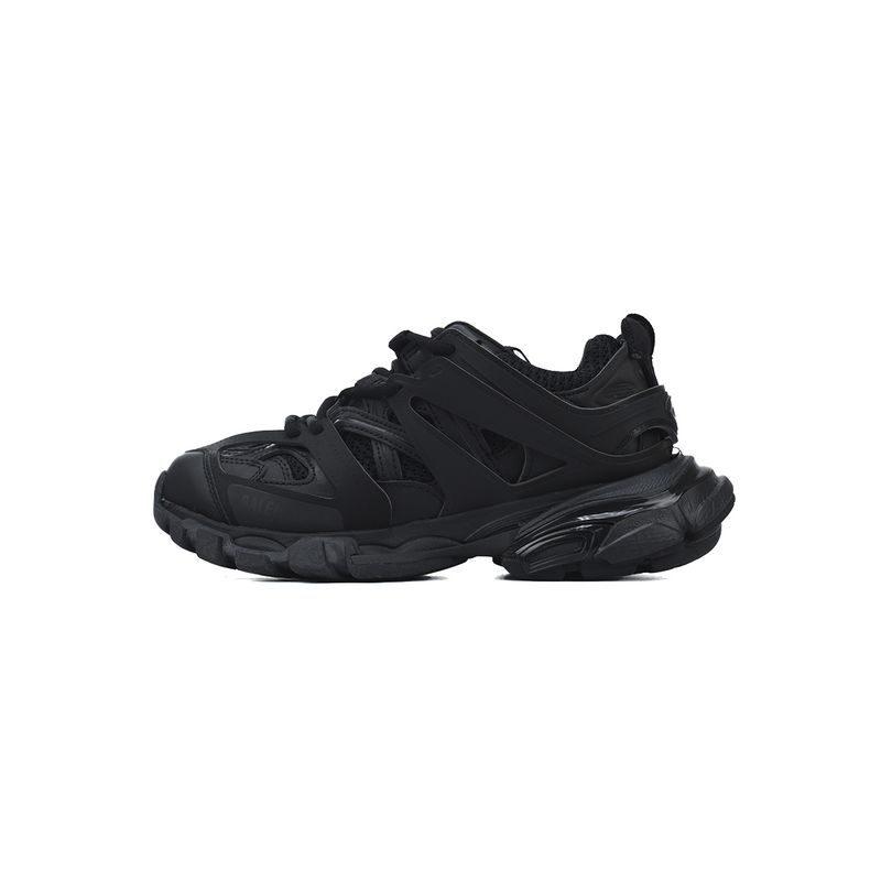 Balenciaga —— 140