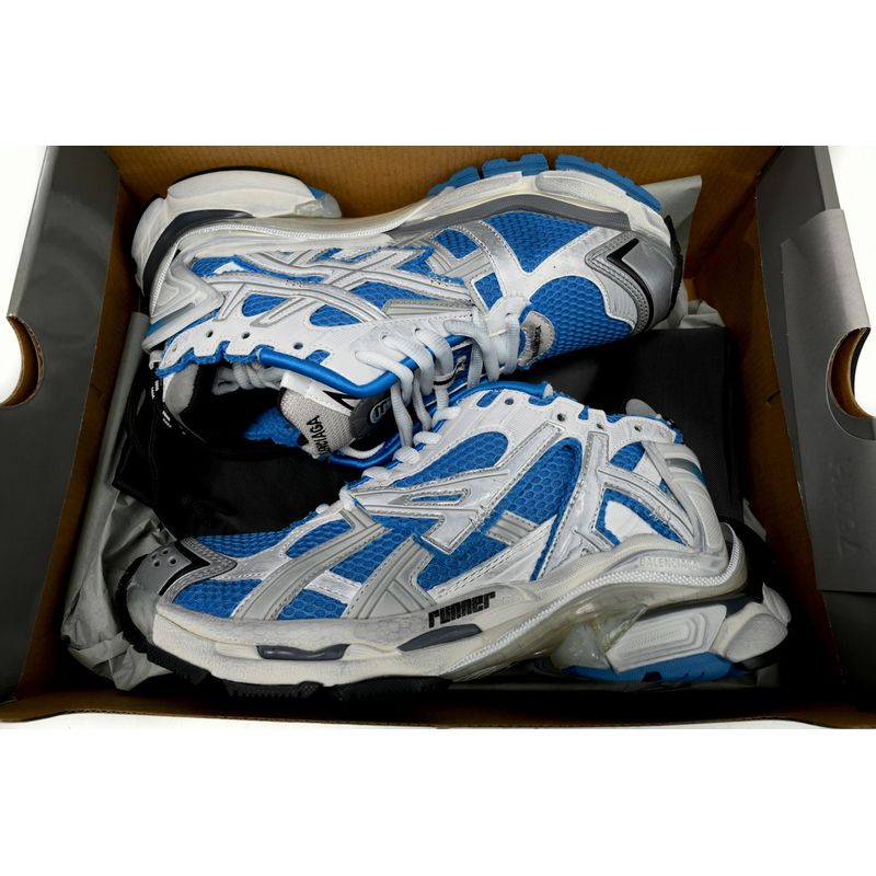 Balenciaga —— 421