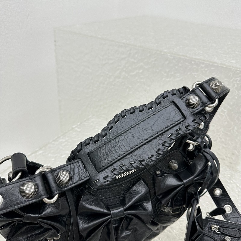 Balenciaga Le Cagole Shoulder Bag 008