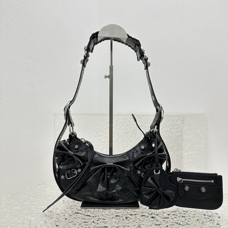Balenciaga Le Cagole Shoulder Bag 008