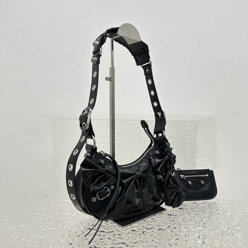 Balenciaga Le Cagole Shoulder Bag 008