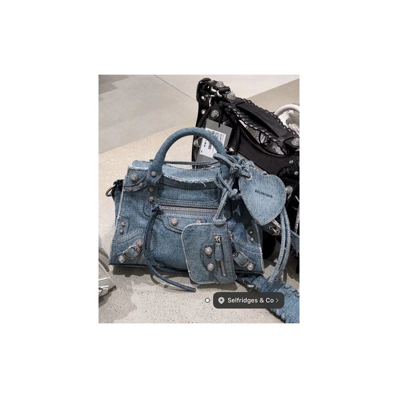 Balenciaga Le Cagole Shoulder Bag 011