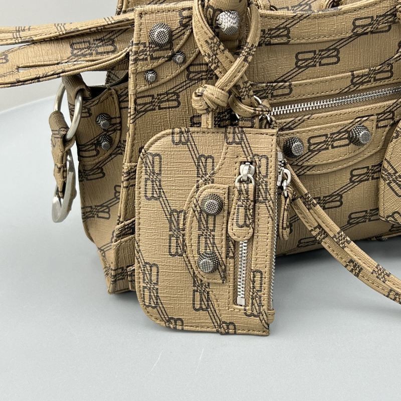 Balenciaga Le Cagole Top Handle Bag 068