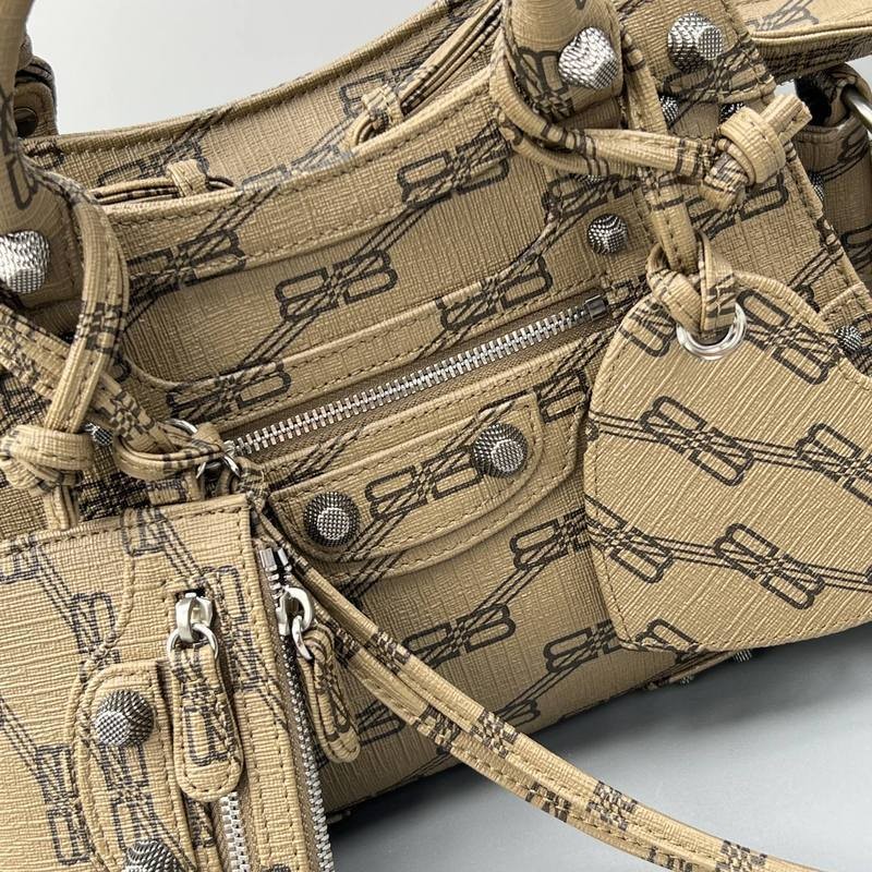 Balenciaga Le Cagole Top Handle Bag 068