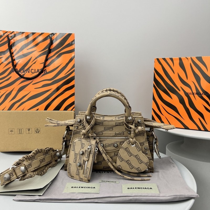 Balenciaga Le Cagole Top Handle Bag 068