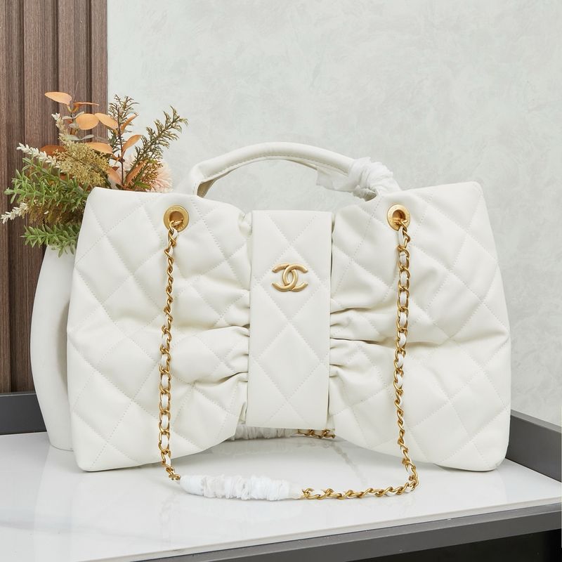 Chanel Chanel 19 Quilted Bag
