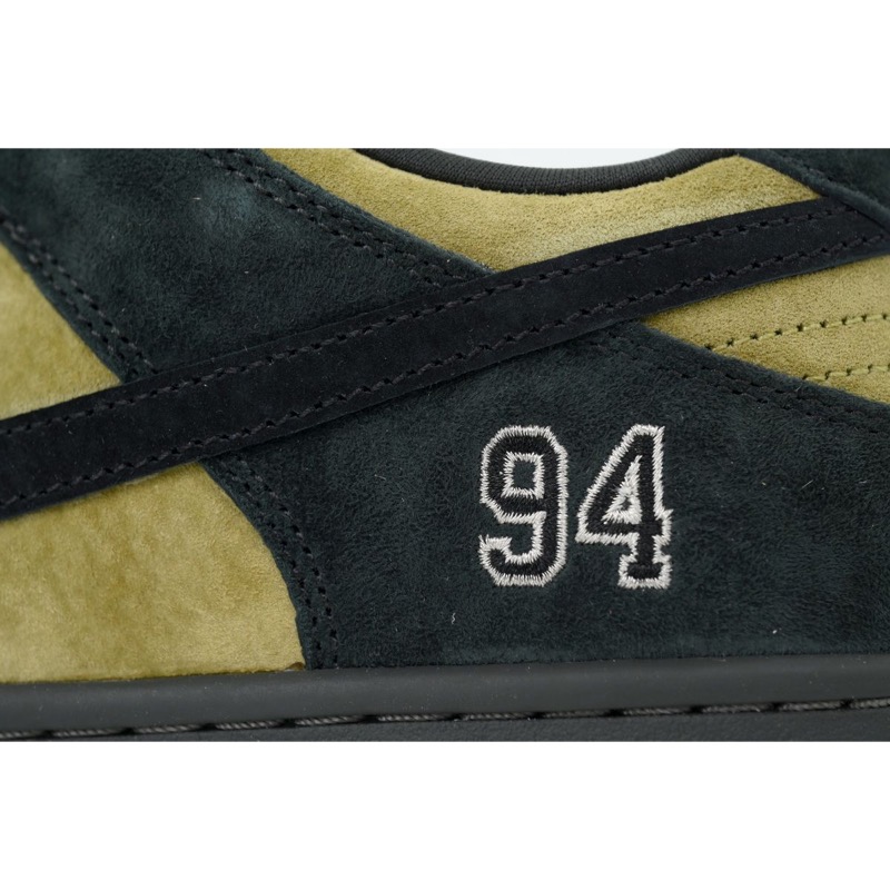 Nike Dunk Low SB 'Camper Green' HQ8487-300