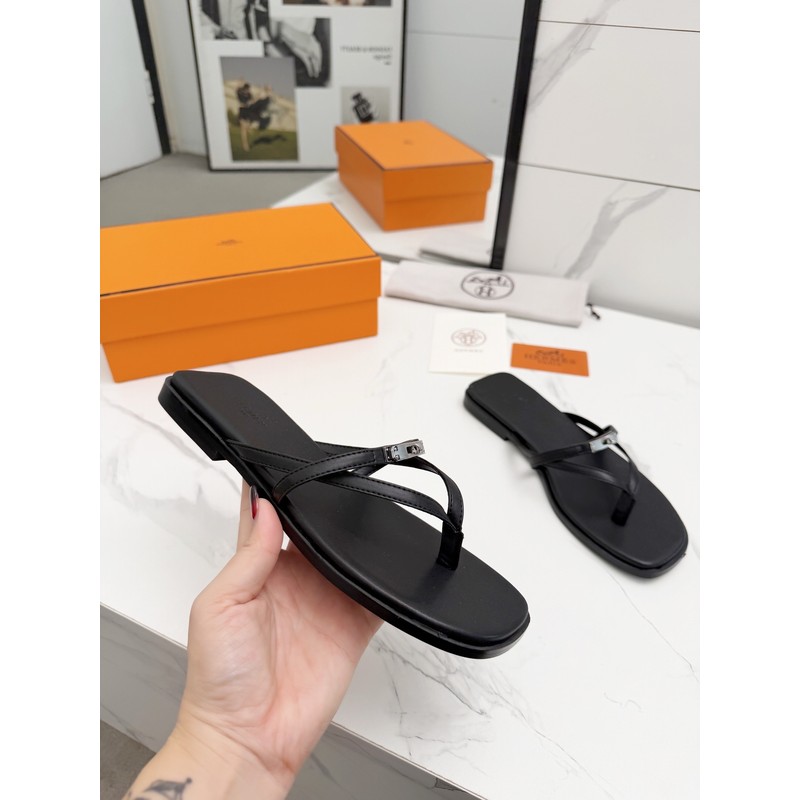 Hermès Thong Sandal 149