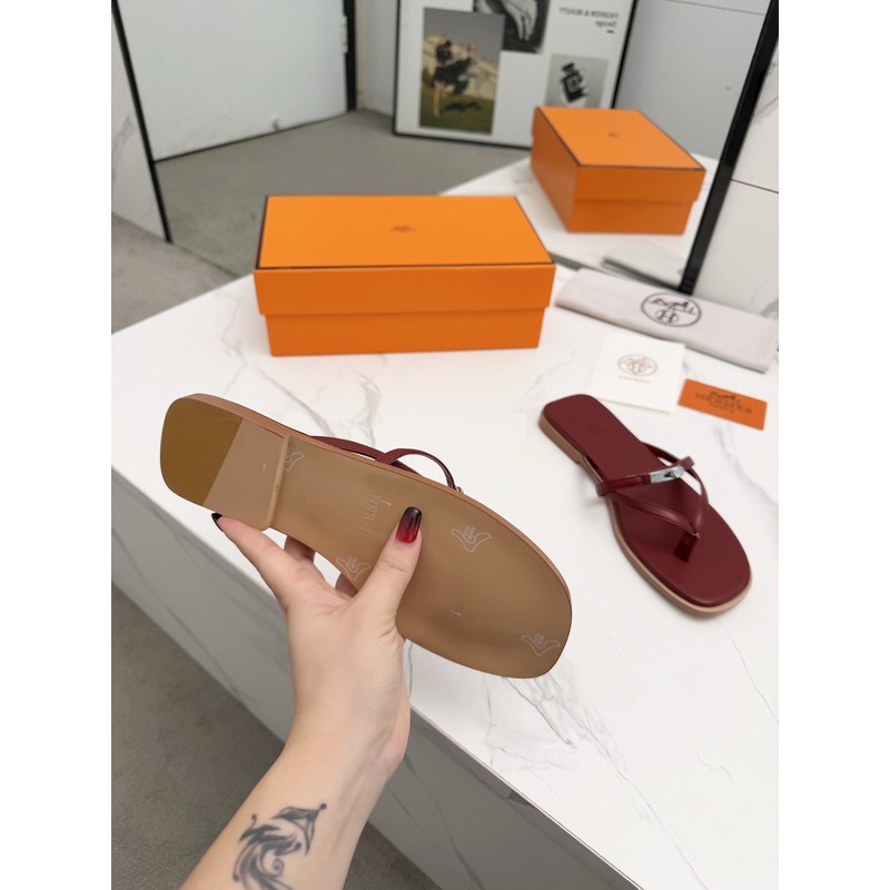 Hermès Thong Sandal 153