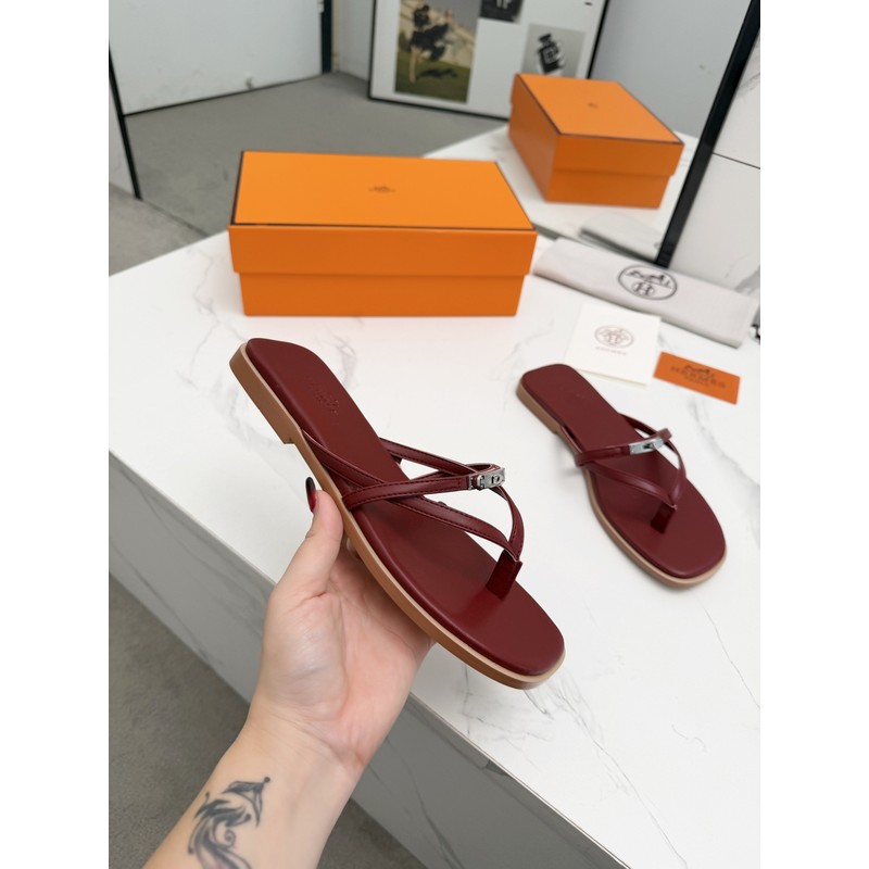 Hermès Thong Sandal 153