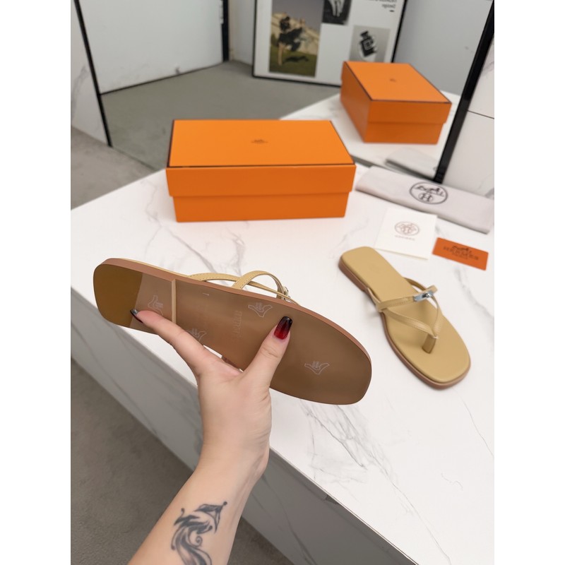 Hermès Thong Sandal 154