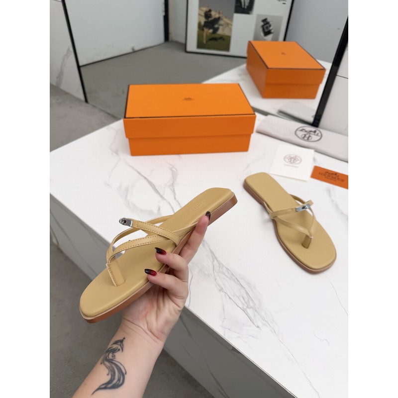 Hermès Thong Sandal 154