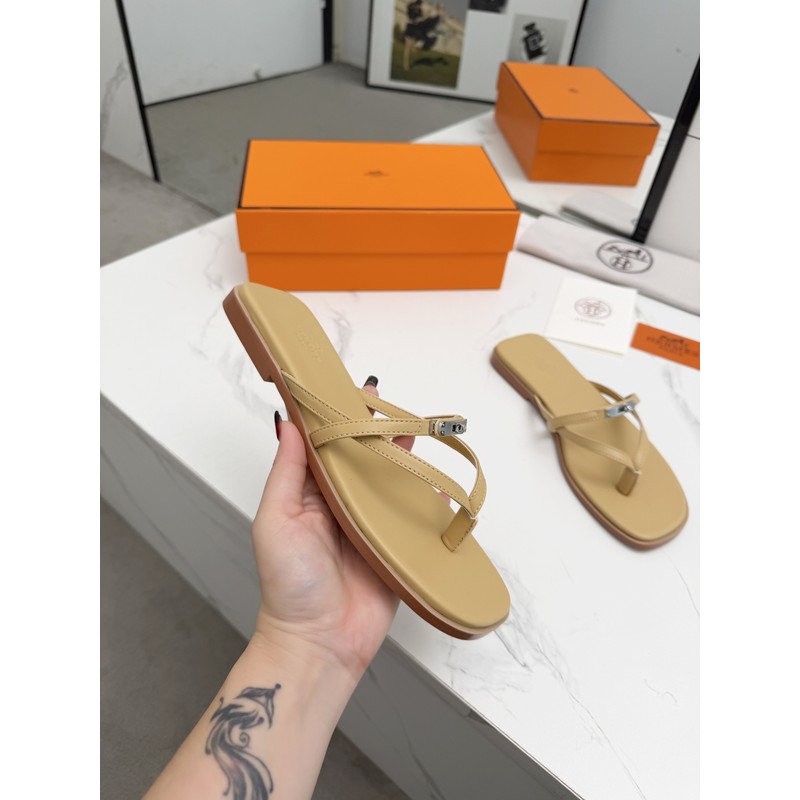 Hermès Thong Sandal 154