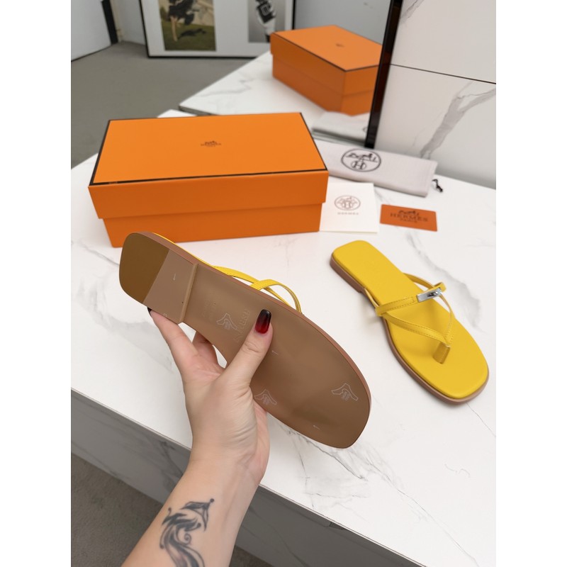 Hermès Thong Sandal 156