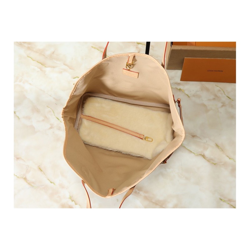 Louis Vuitton Neverfull Monogram Bag