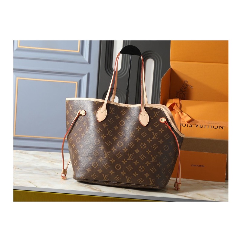 Louis Vuitton Neverfull Monogram Bag