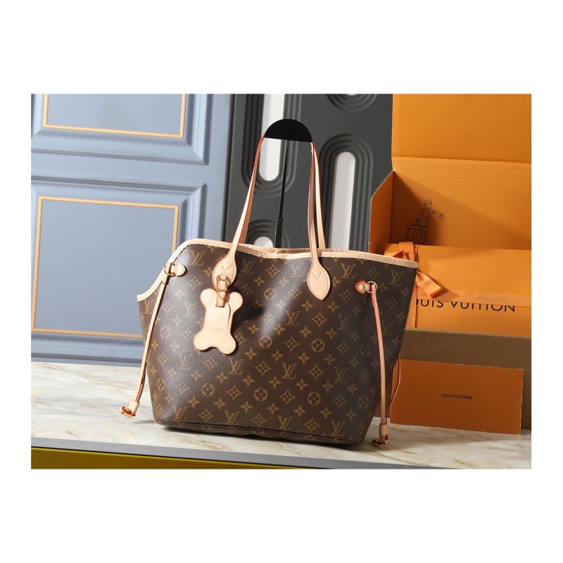 Louis Vuitton Neverfull Monogram Bag