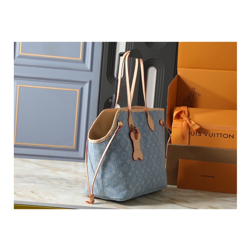 Louis Vuitton Neverfull Monogram Bag