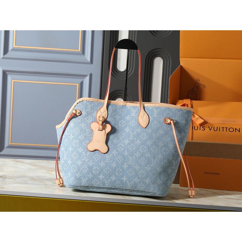Louis Vuitton Neverfull Monogram Bag
