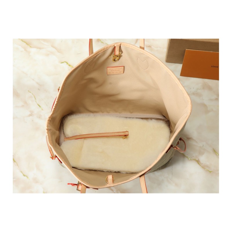 Louis Vuitton Neverfull Monogram Bag