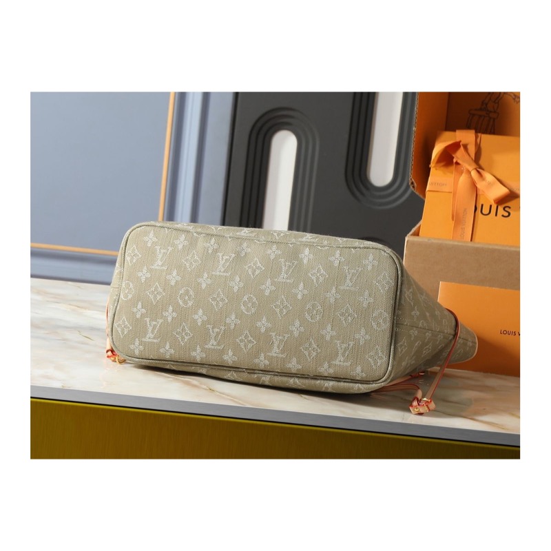 Louis Vuitton Neverfull Monogram Bag