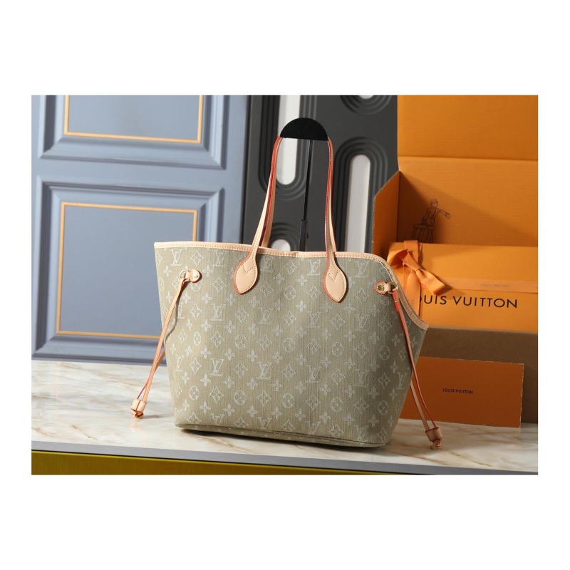 Louis Vuitton Neverfull Monogram Bag