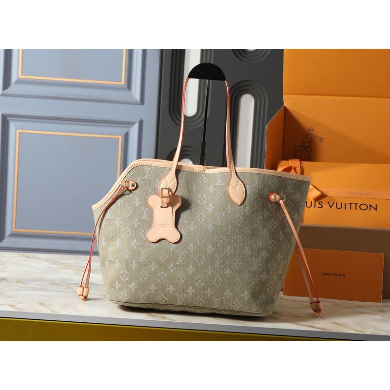 Louis Vuitton Neverfull Monogram Bag