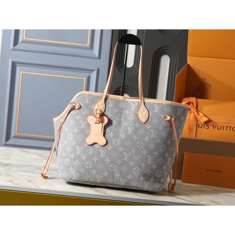 Louis Vuitton Neverfull Monogram Bag