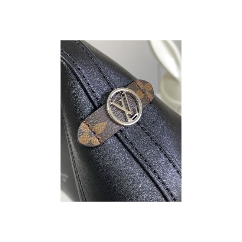 Louis Vuitton Shoulder Bag