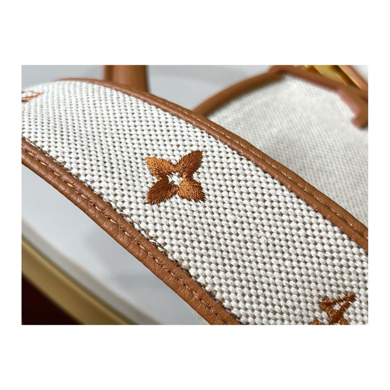 Louis Vuitton Capucines Bag