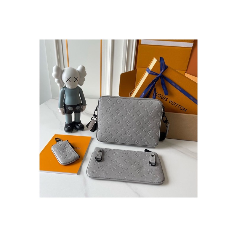 Louis Vuitton Monogram Shoulder Bag