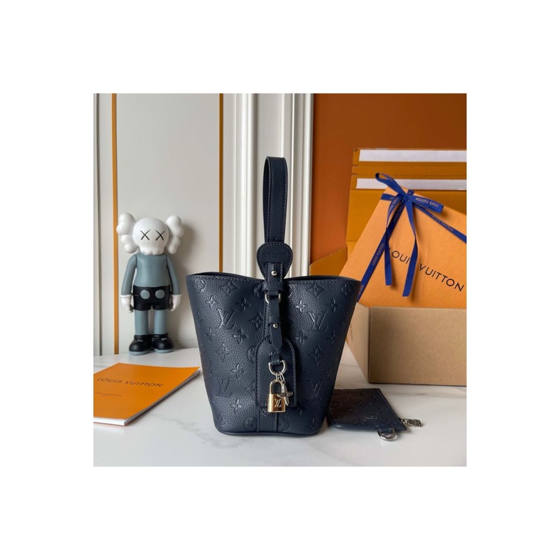Louis Vuitton Neverfull Monogram Bag