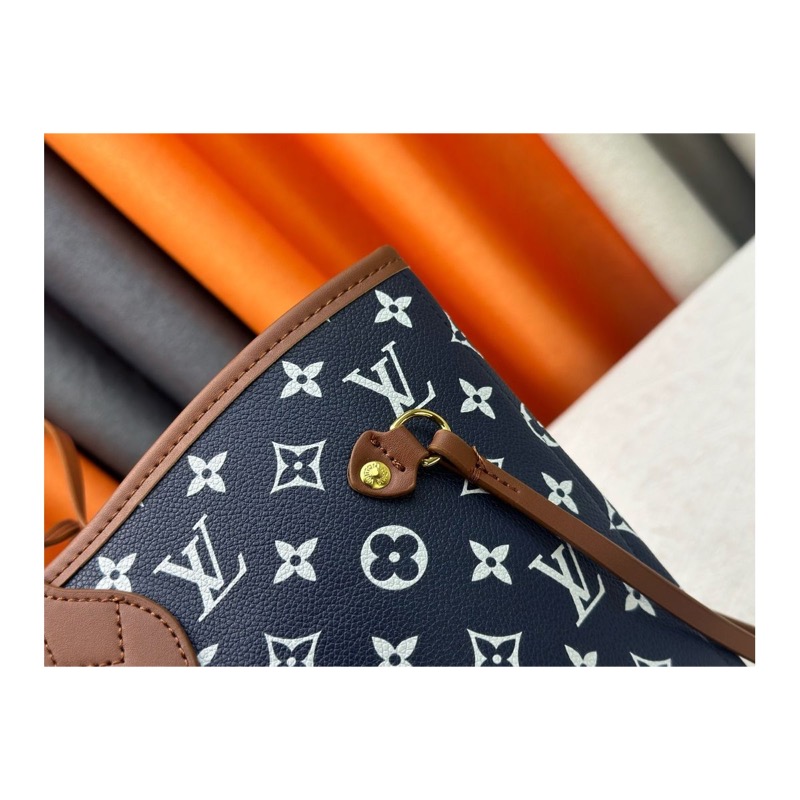 Louis Vuitton Neverfull Monogram Bag