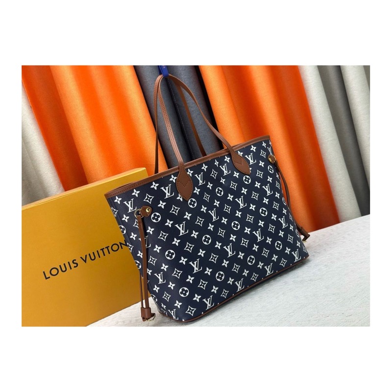 Louis Vuitton Neverfull Monogram Bag