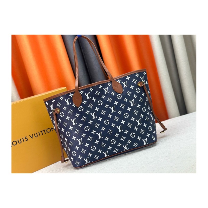 Louis Vuitton Neverfull Monogram Bag