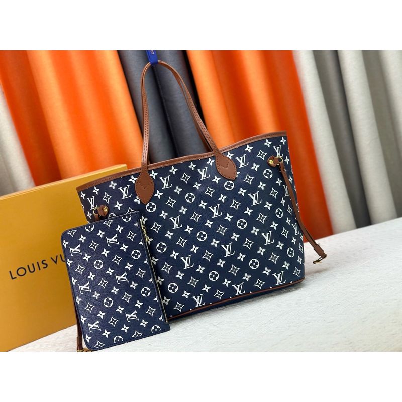 Louis Vuitton Neverfull Monogram Bag