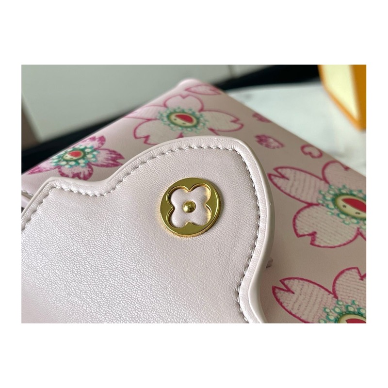 Louis Vuitton Capucines Bag