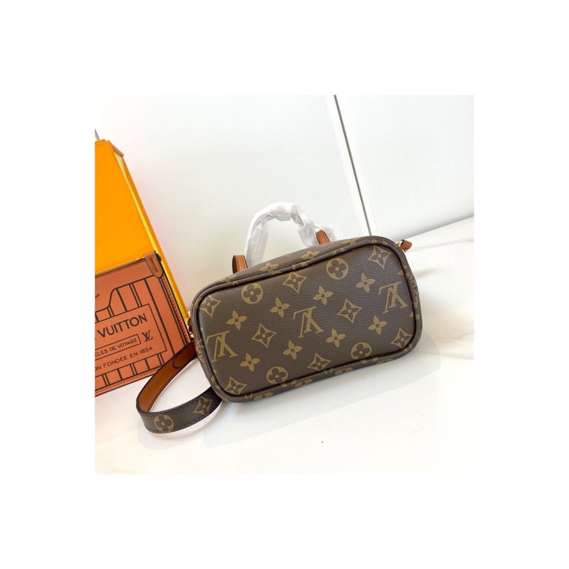 Louis Vuitton Neverfull Monogram Bag
