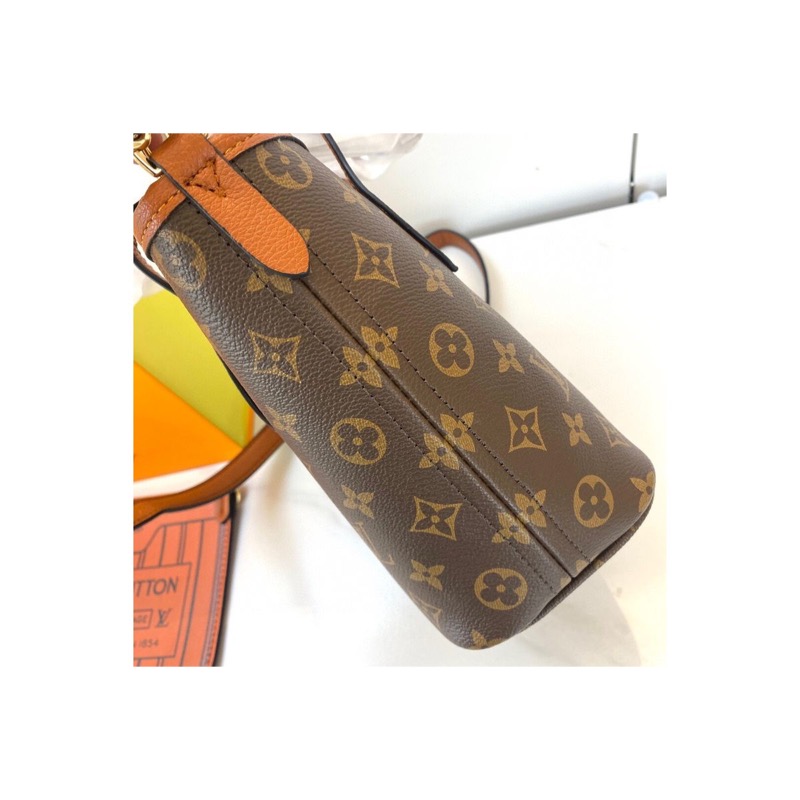 Louis Vuitton Neverfull Monogram Bag