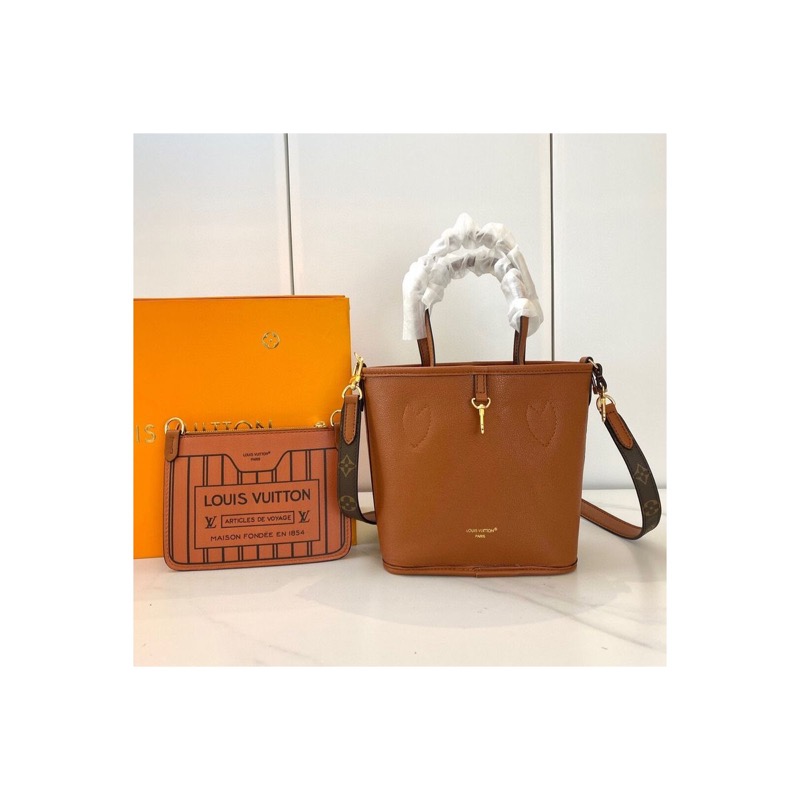 Louis Vuitton Neverfull Monogram Bag
