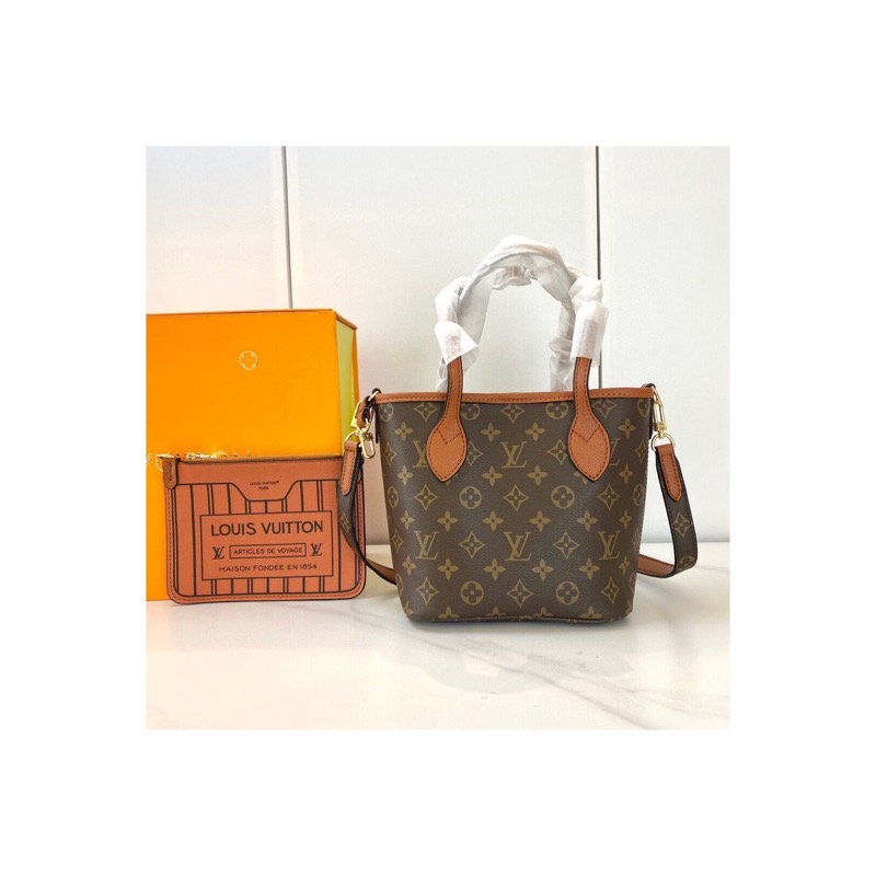 Louis Vuitton Neverfull Monogram Bag