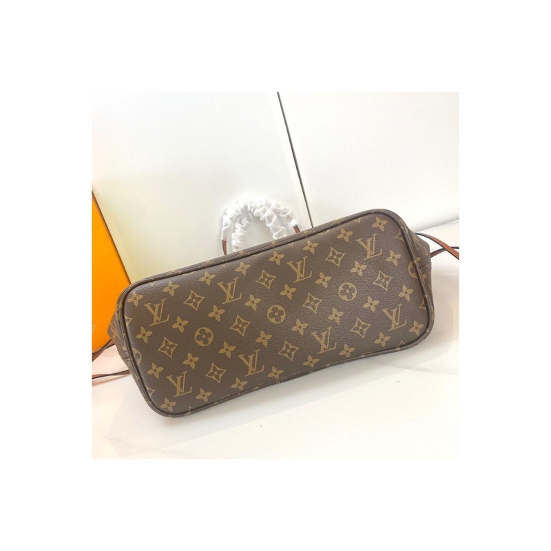 Louis Vuitton Neverfull Monogram Bag