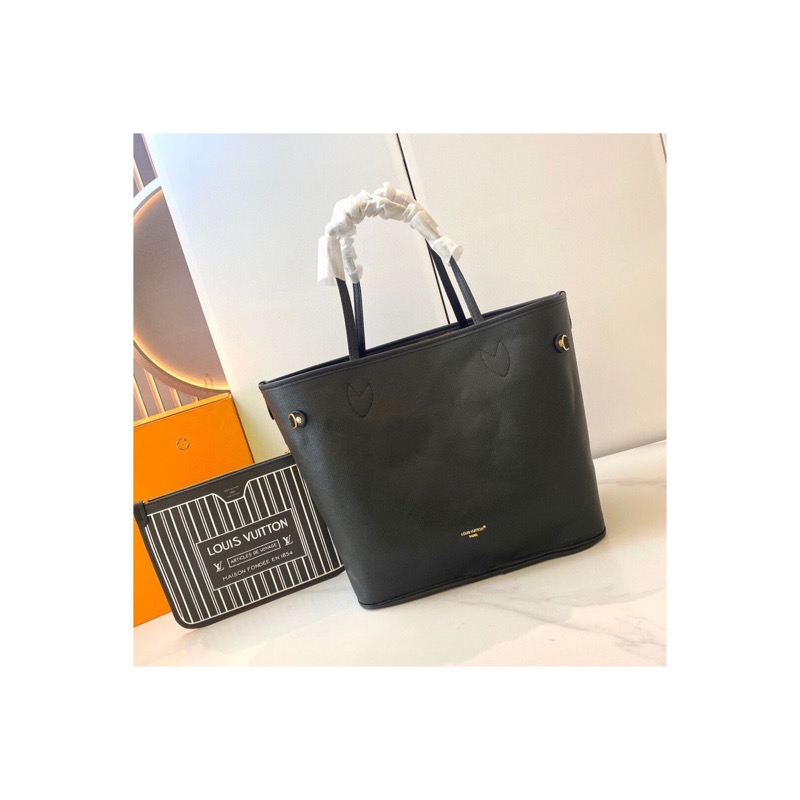 Louis Vuitton Neverfull Monogram Bag