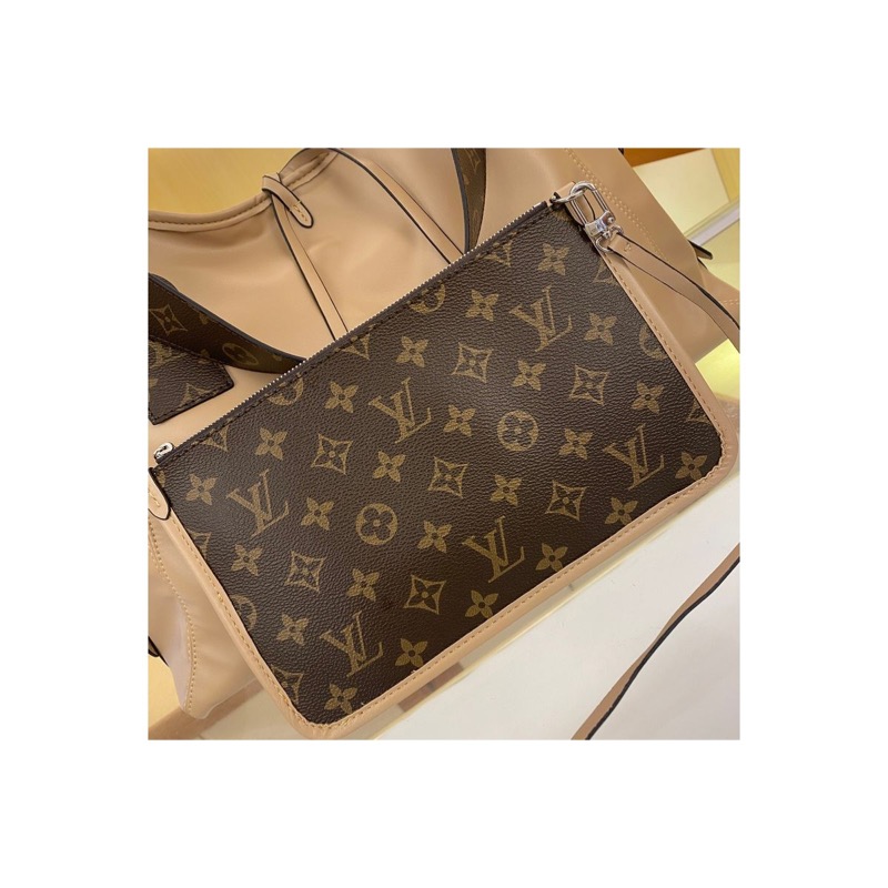 Louis Vuitton Monogram Shoulder Bag