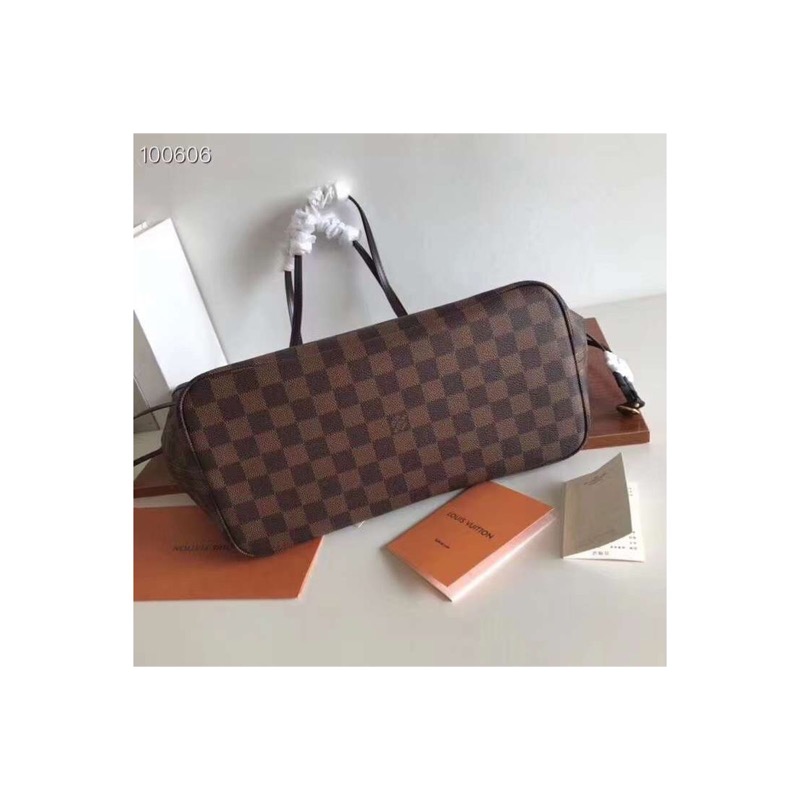 Louis Vuitton Neverfull Monogram Bag