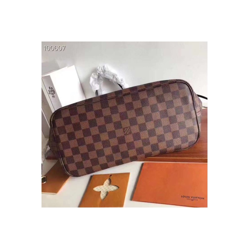 Louis Vuitton Neverfull Bag