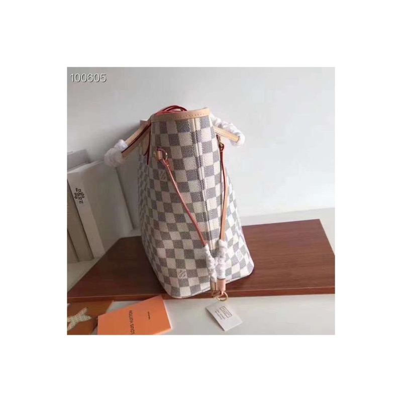 Louis Vuitton Neverfull Bag