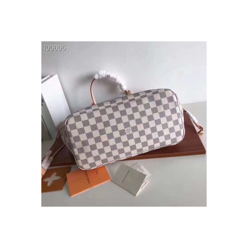 Louis Vuitton Neverfull Bag