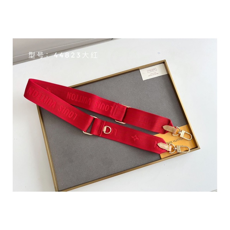 Louis Vuitton Pochette Metis Bag